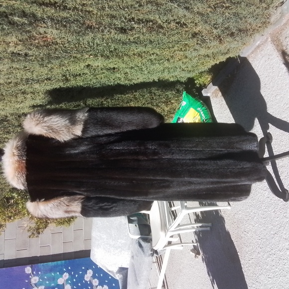 Custom Abrahamsons Mink And Fox Coat Not Off the Rack - Picture 13 of 15